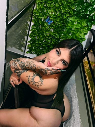 Daniela 3202841241